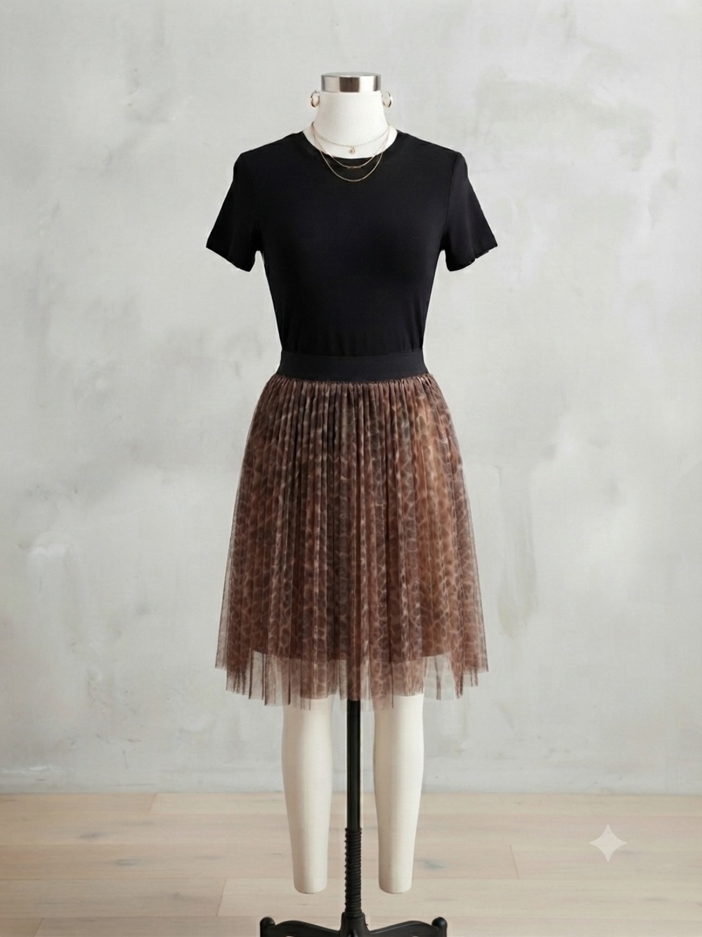 easel Los Angeles Tiered Tulle Leopard Midi Skirt size small